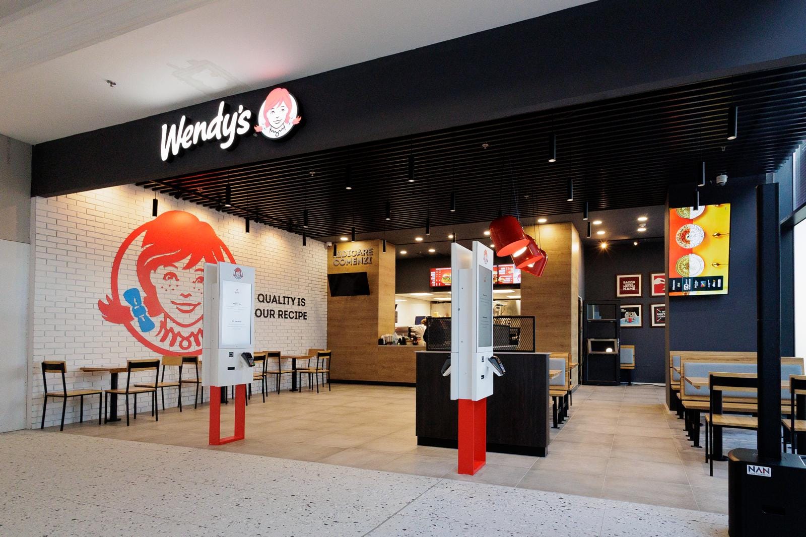 Wendy’s, unul dintre cele mai cunoscute branduri de restaurante din lume, și-a deschis oficial porțile