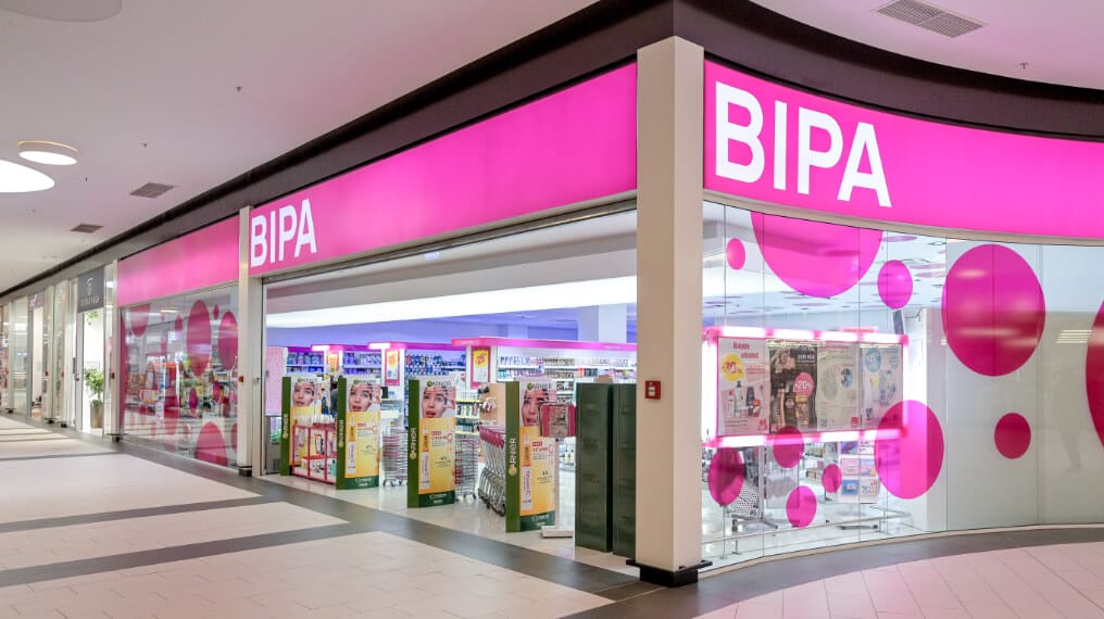 Începând cu anul viitor, BIPA, brandul de drogherii al Grupului REWE, se extinde în România