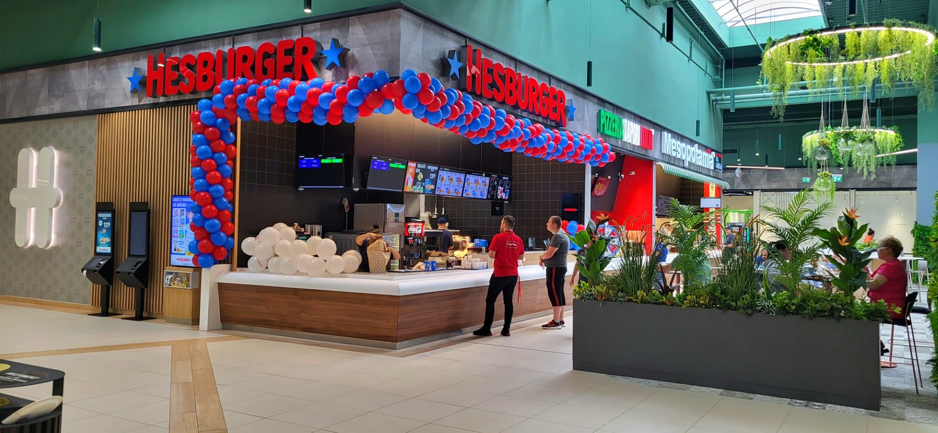 Pitești Retail Park, o nouă experiență culinară, odată cu deschiderea Hesburger și a altor restaurante