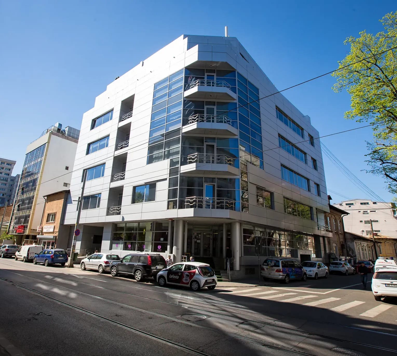 First Property Group, consiliată de Colliers, vinde clădirea de birouri Dr. Felix 87 către Bucur S.A