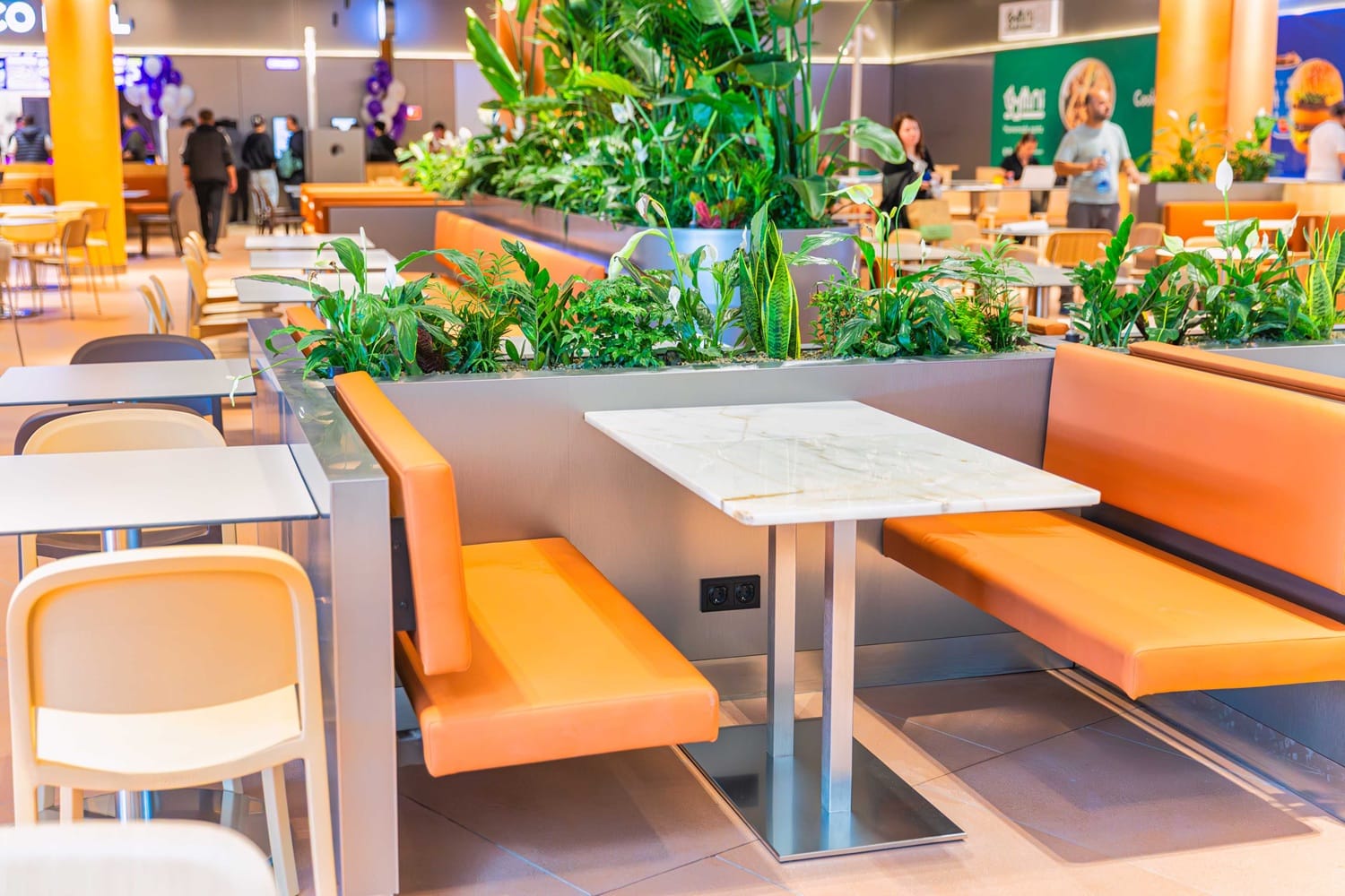 Promenada Mall finalizează prima etapă de modernizare a zonei de foodcourt, cu deschiderea a opt restaurante noi