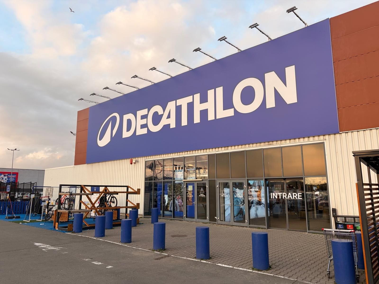 Analiză Decathlon: bicicletele, încălțămintea sport și articolele pentru înot, cele mai căutate produse