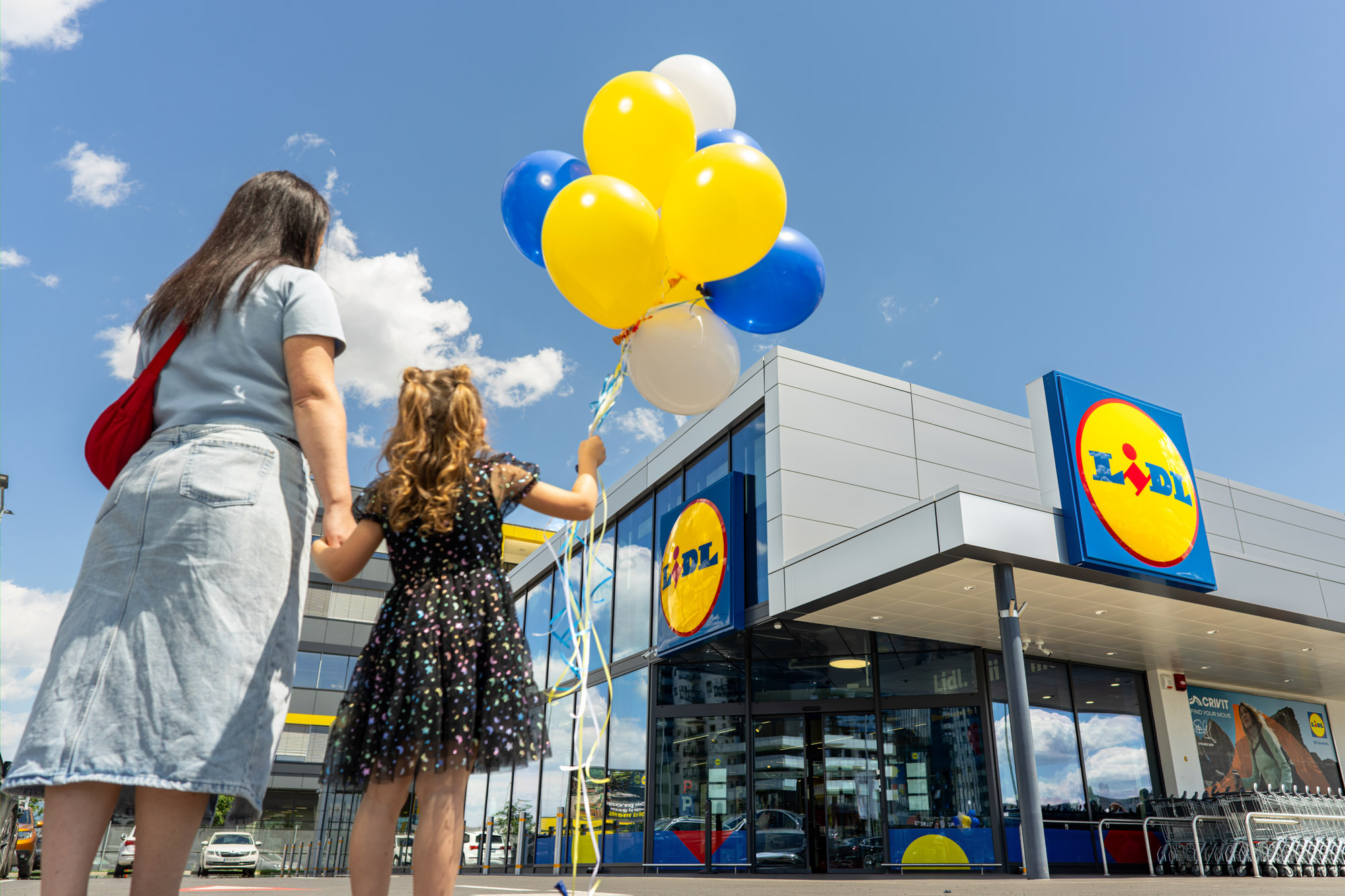 La început de an școlar, Lidl România susține cei peste 7600 de părinți din echipa sa, prin beneficii dedicate