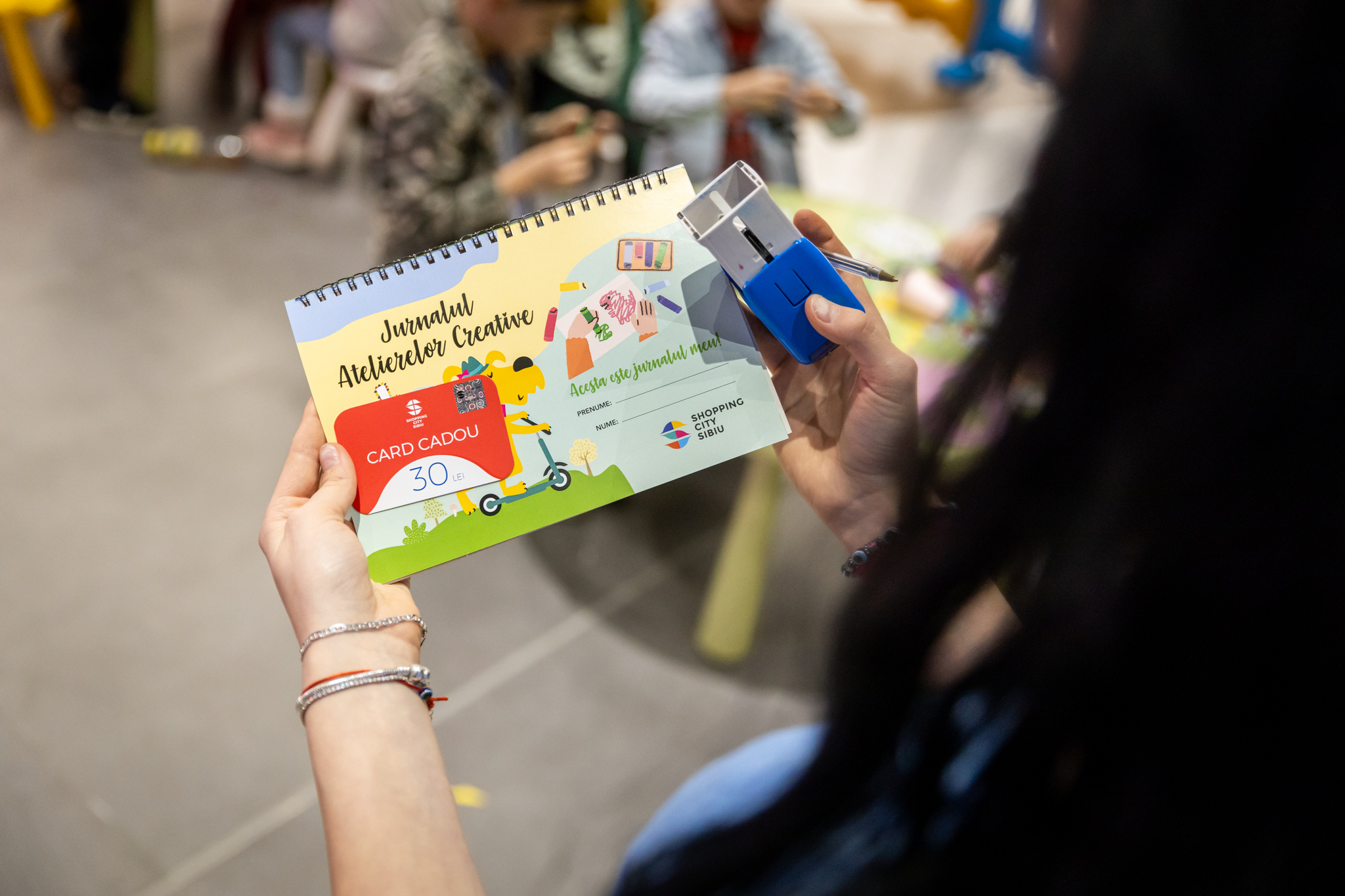 Shopping City Sibiu pregătește în august NEON Party, ateliere creative și competiții de șah pentru copii