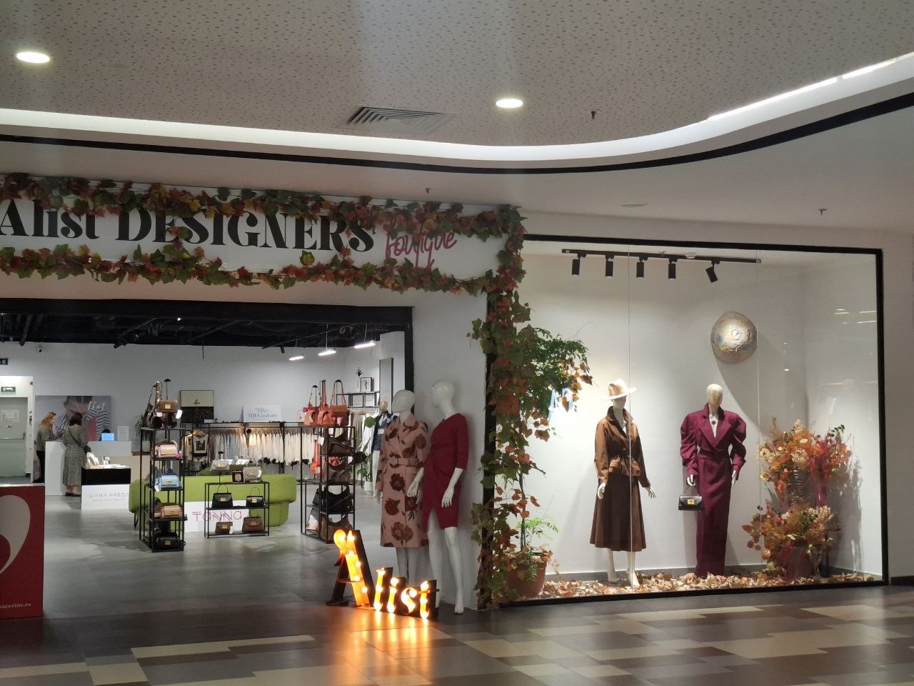 Designers Boutique deschide sezonul de toamnă la București Mall cu 11 creatori români
