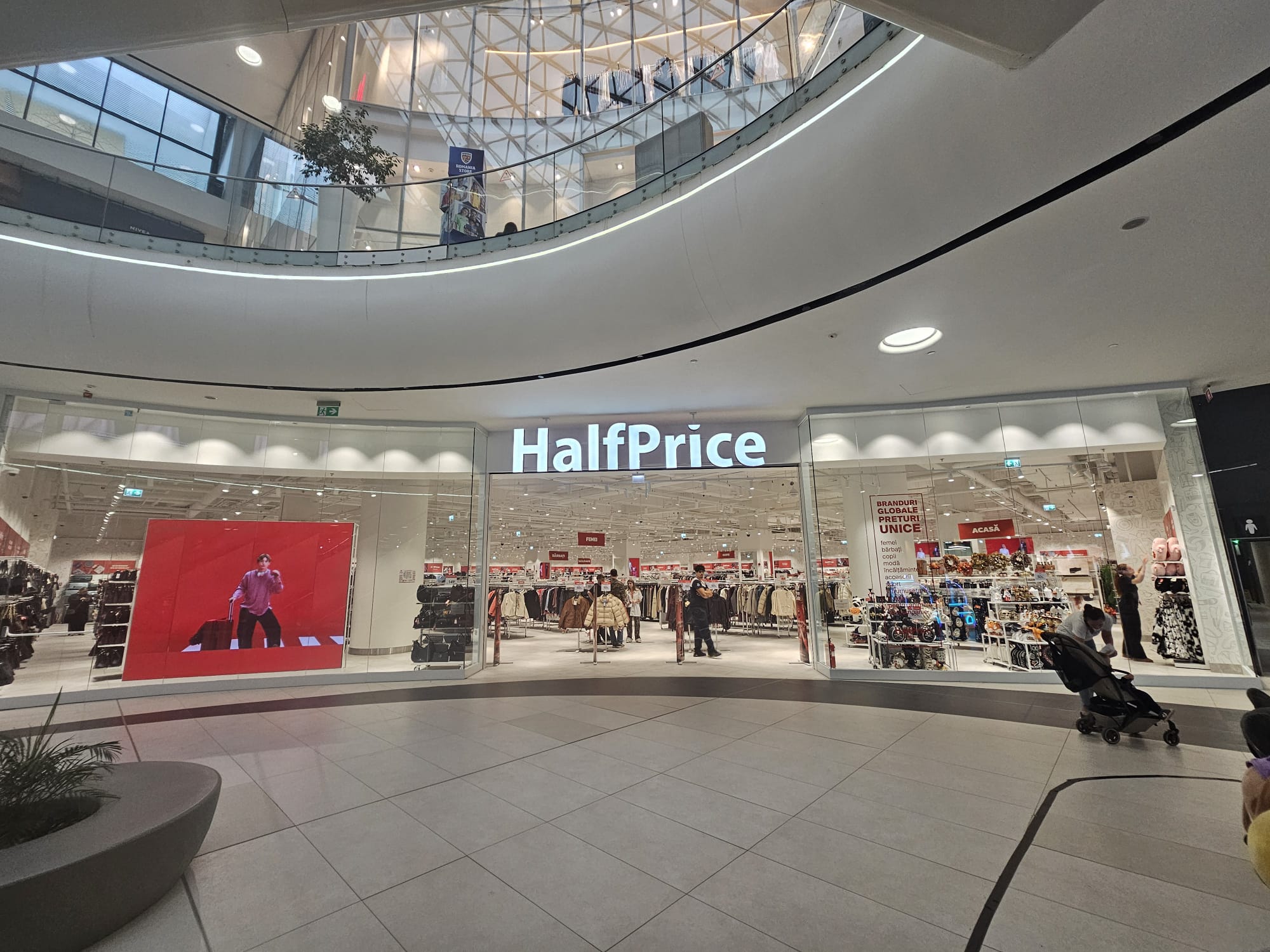 Mega Mall își extinde mixul de branduri cu noi deschideri și concepte pentru vizitatori